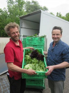 Stefan Schumacher liefert in der Hauptsaison täglich frisches Gemüse direkt ins Oecotop.