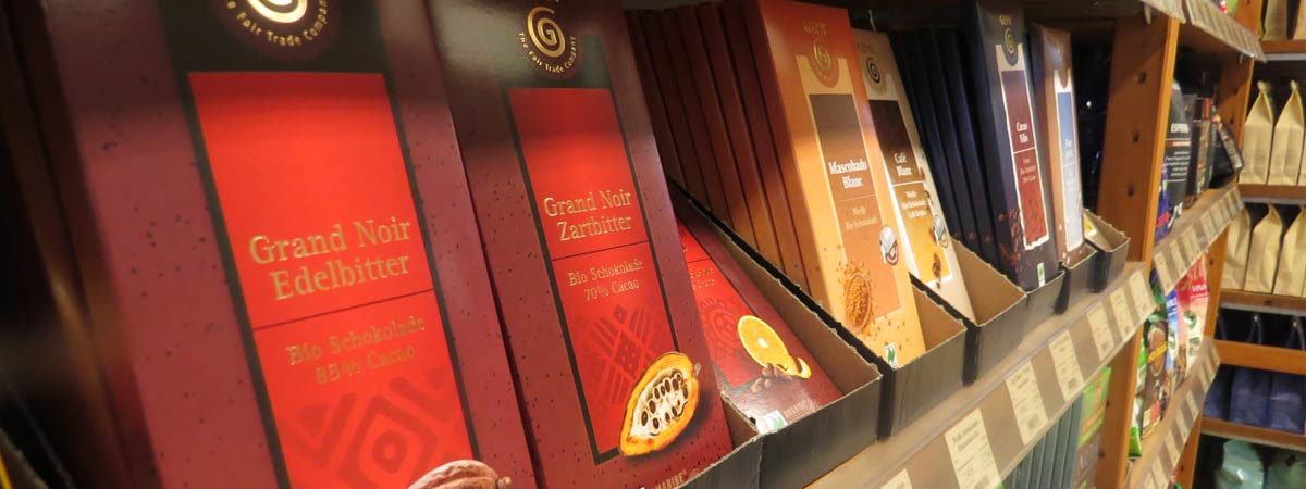 Fairtrade Schokolade im Regal